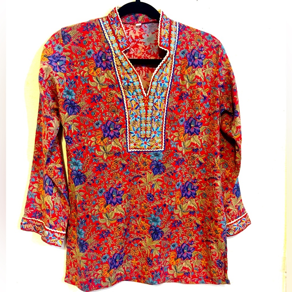 Authentic vintage Chinese embroidered red top size s/m